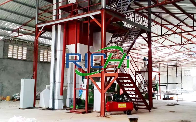 How to build a complete 4-5 tons per hour poultry chicken feed pellet making plant?
